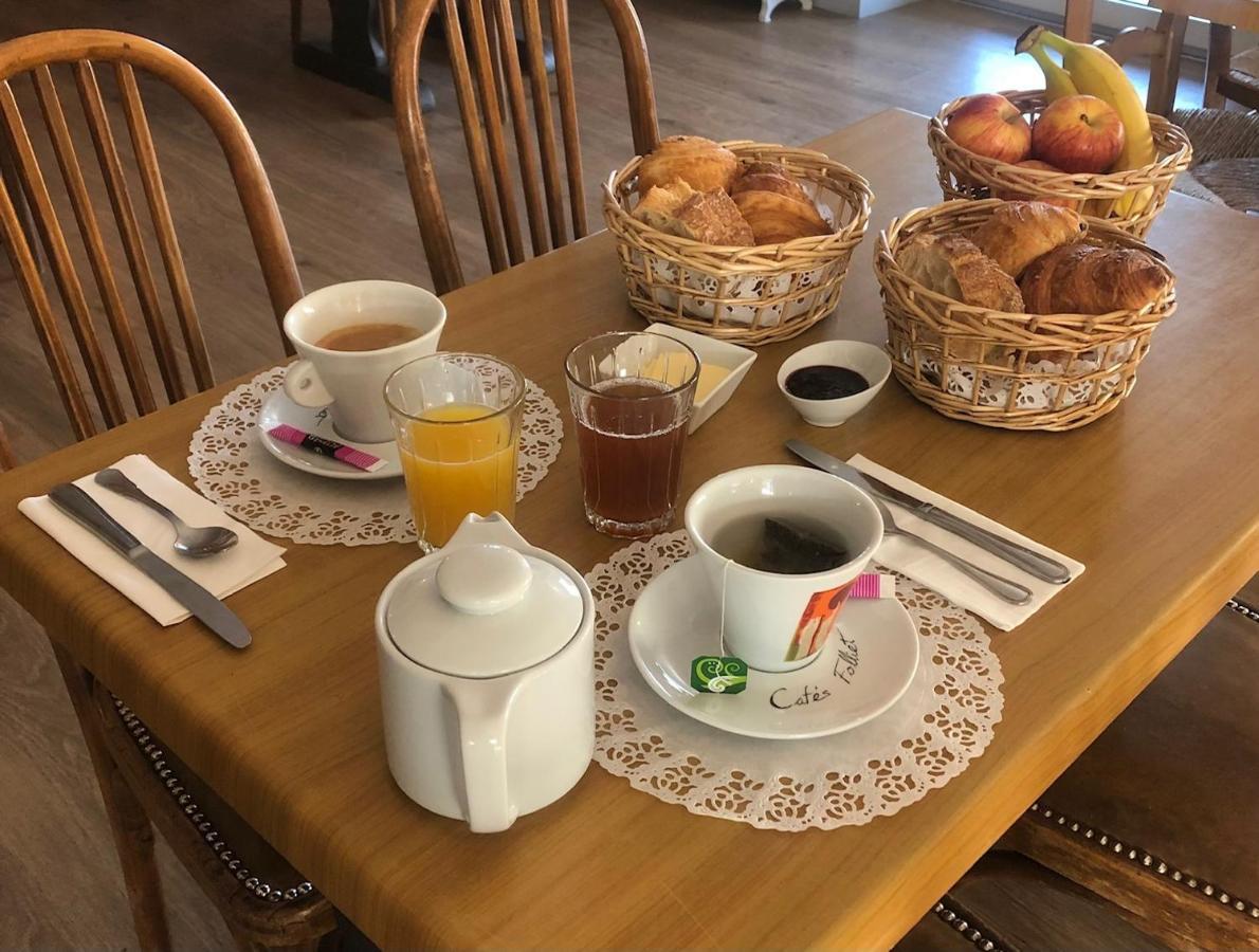 Le Grand Hotel Ussel "Nouvelle Gerance 2023" Bagian luar foto