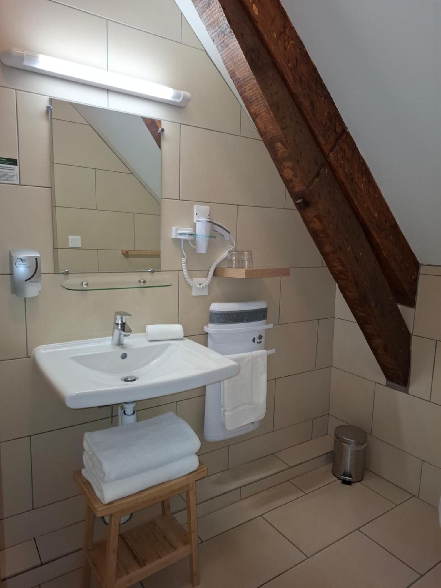 Le Grand Hotel Ussel "Nouvelle Gerance 2023" Bagian luar foto